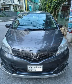 Toyota Vitz 2011 Gray