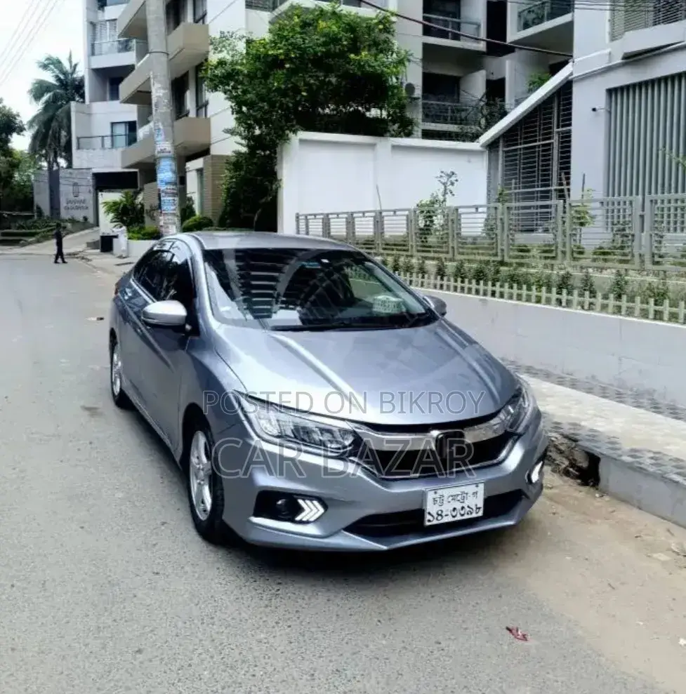 Honda Grace 1.5 Petrol AWD 2017 Silver