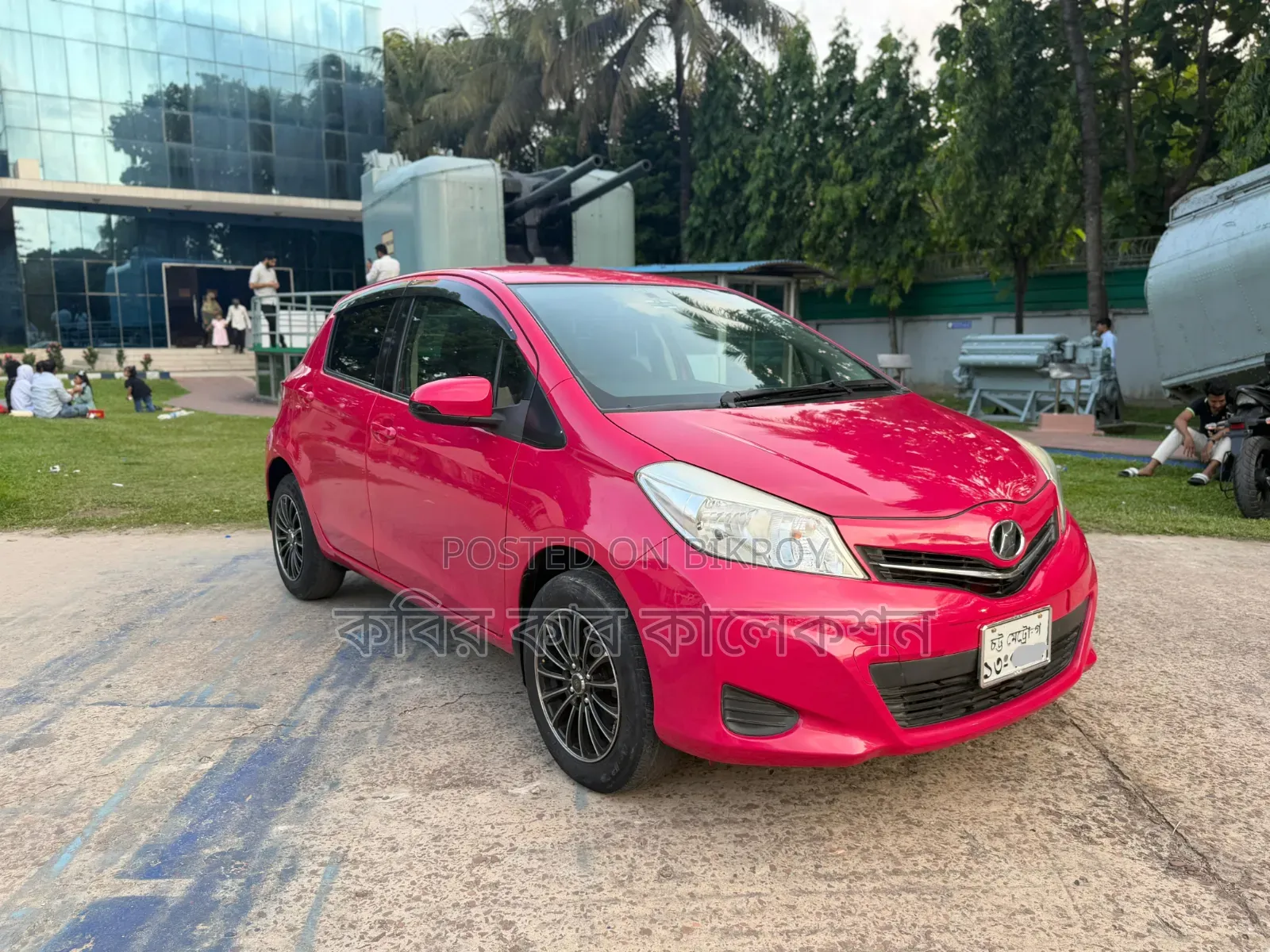 Toyota Vitz 2011 Pink