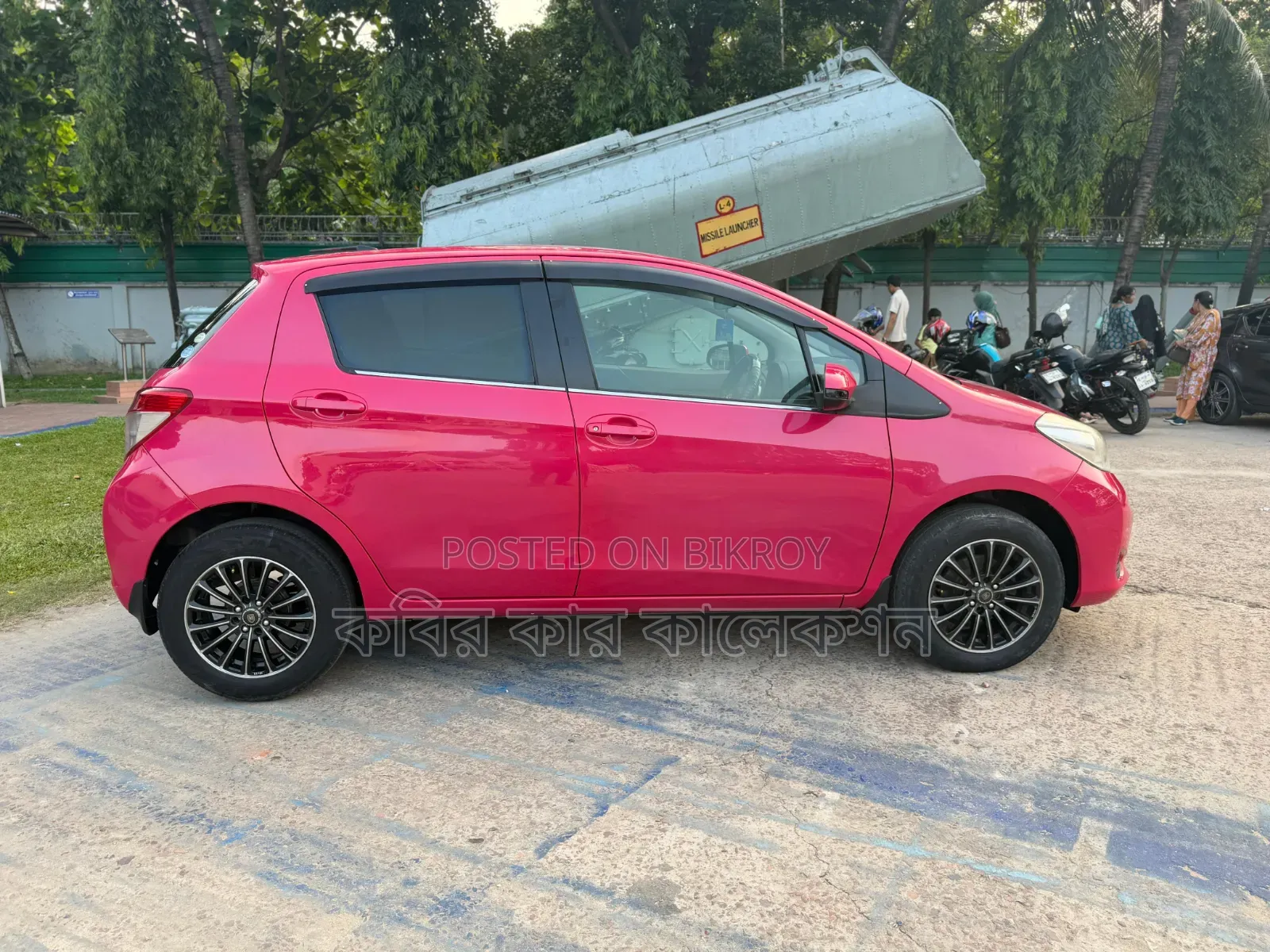Toyota Vitz 2011 Pink