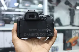 Canon R10 Camera With 18-45mm STM Lens