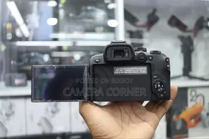 Canon R10 Camera With 18-45mm STM Lens