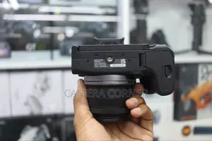 Canon R10 Camera With 18-45mm STM Lens