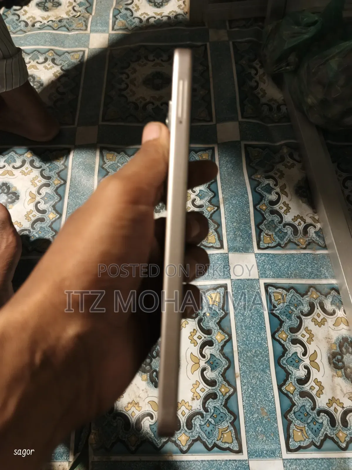 Itel City 100 128 GB Silver