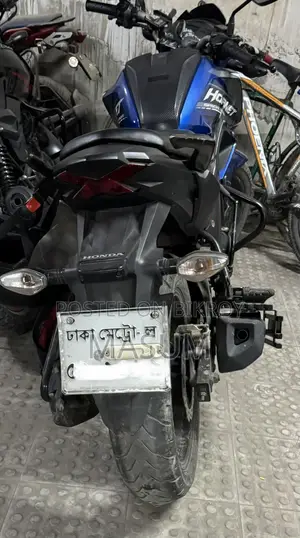 Honda Hornet 2020 Blue