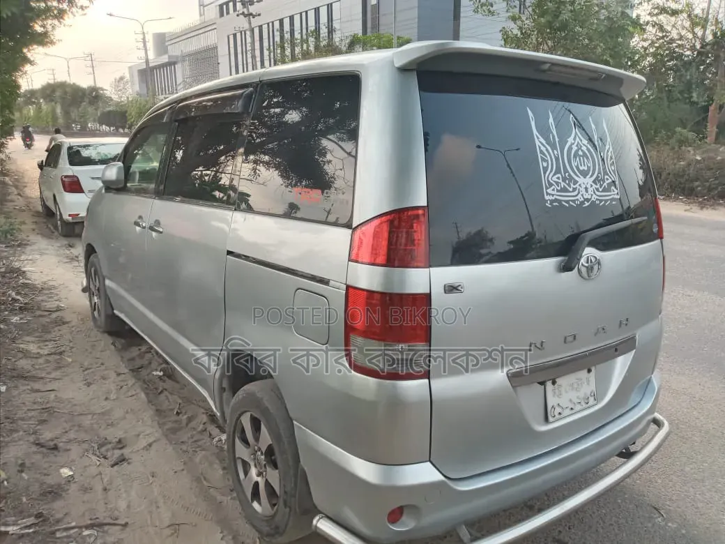 Toyota Noah 2003 Silver