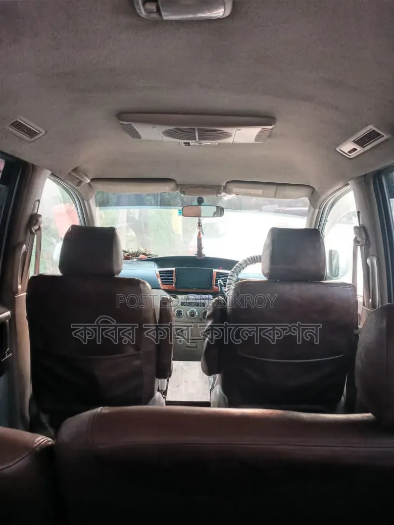 Toyota Noah 2003 Silver