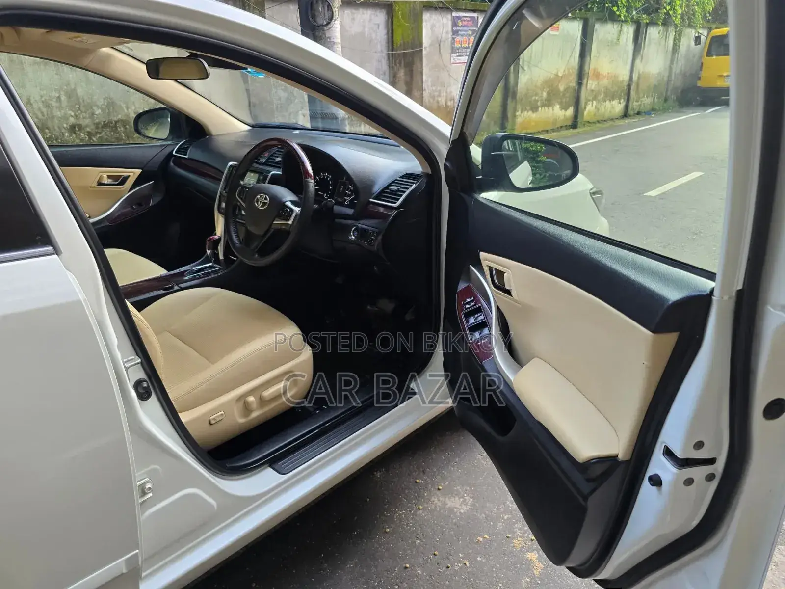 Toyota Premio 1.5 FWD 2020 Pearl