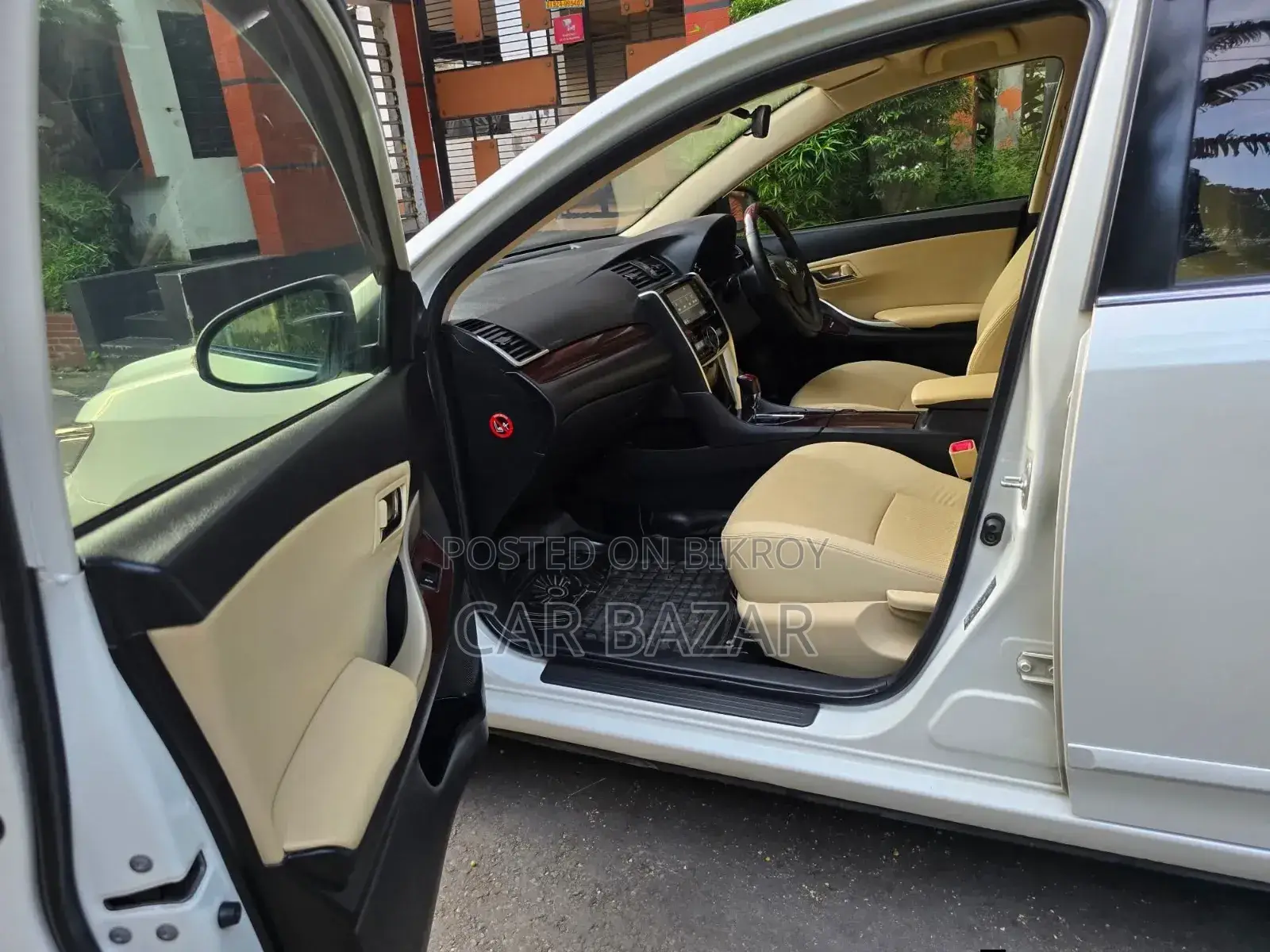Toyota Premio 1.5 FWD 2020 Pearl