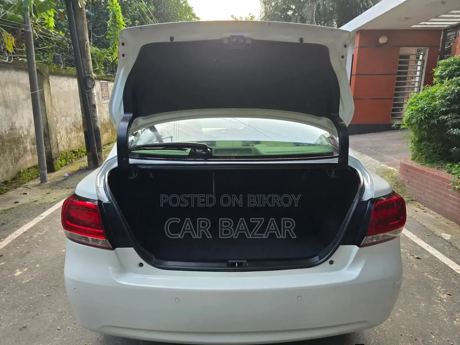 Toyota Premio 1.5 FWD 2020 Pearl