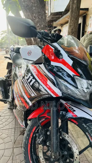 Suzuki Gixxer SF 2023 Red