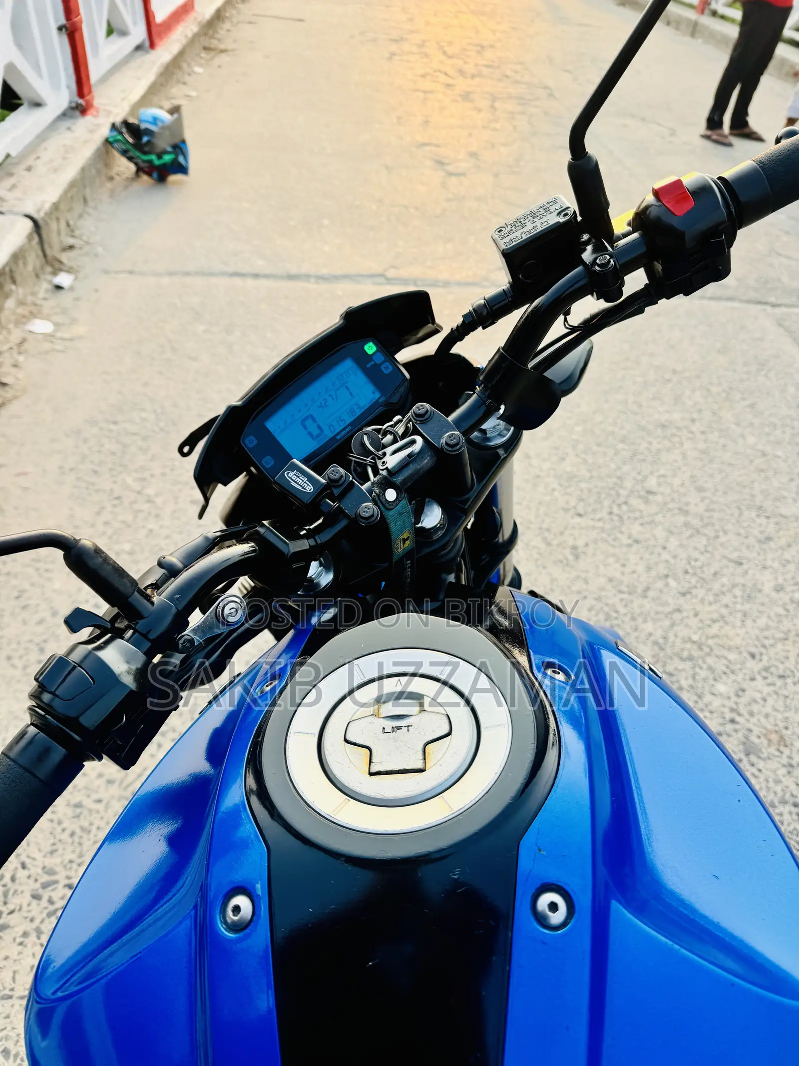 নতুন Suzuki Gixxer Monotone 2020 ব্লু