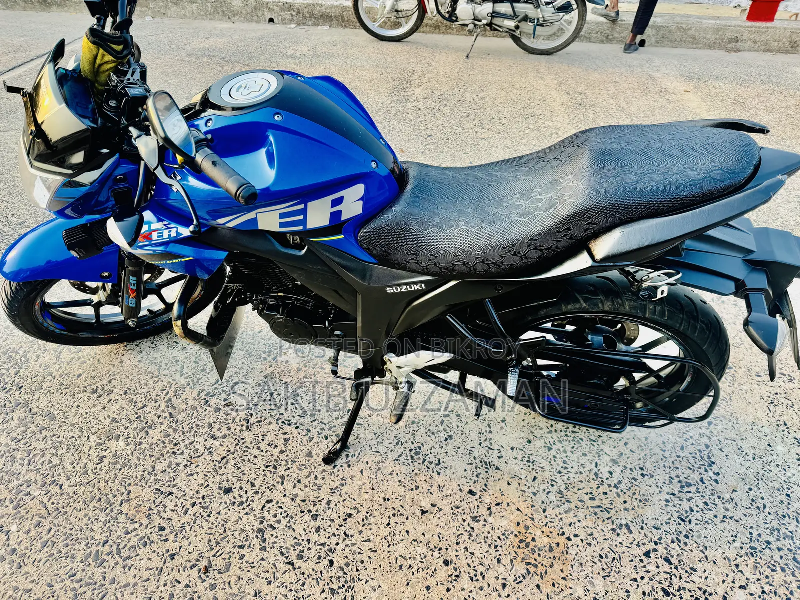নতুন Suzuki Gixxer Monotone 2020 ব্লু