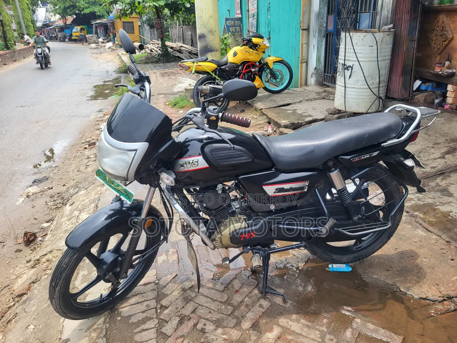 TVS Radeon 2021 Black