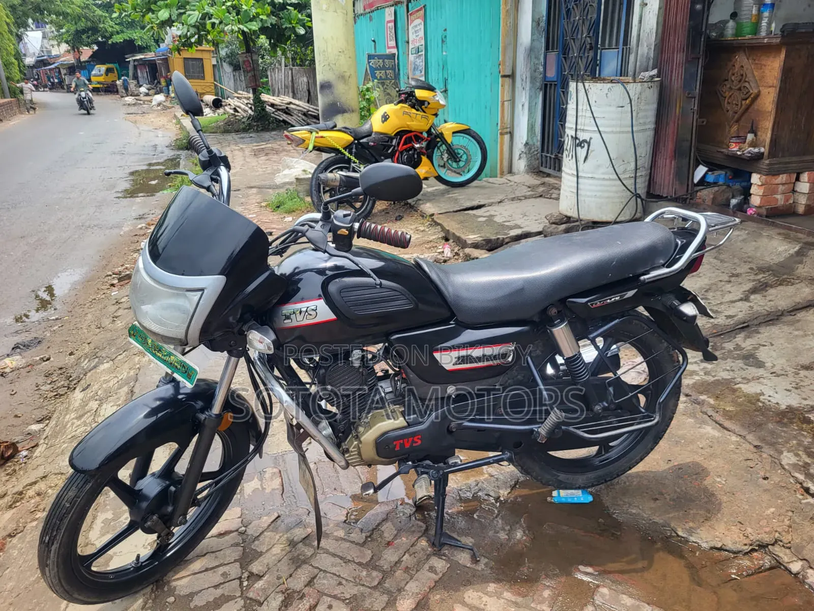 TVS Radeon 2021 Black