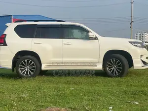 টয়োটা ল্যান্ড ক্রুজার প্রাডো ২.৭ ২০১৮ পার্ল