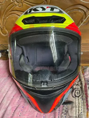 KYT TT Course হেলমেট