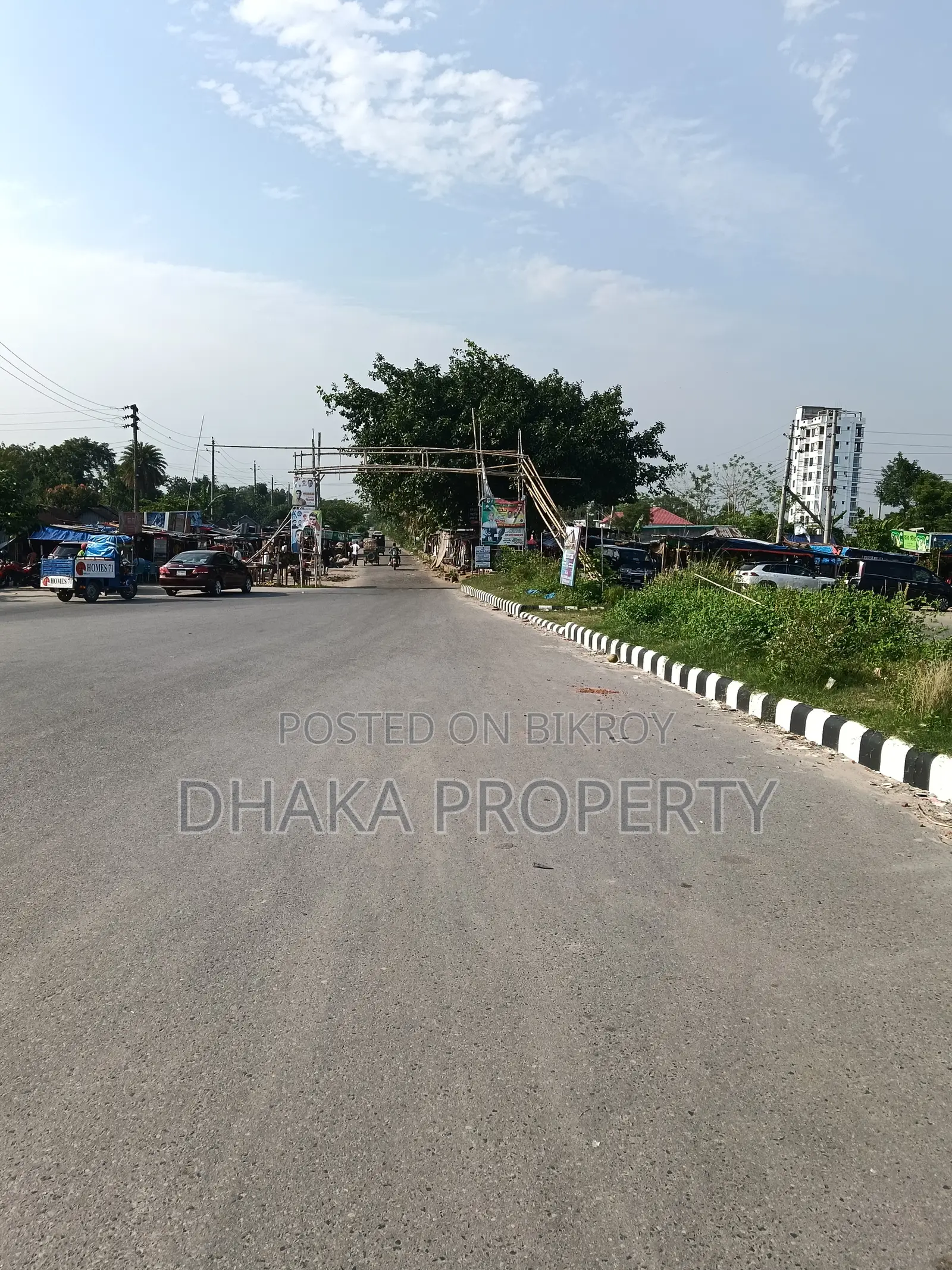 ১৫০ ফুট রোড ১০ কাঠা কমার্শিয়াল ইস্ট সেক্টর-১৭