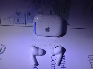 একটি নিউ হেডফোন বিক্রি করা হবে।