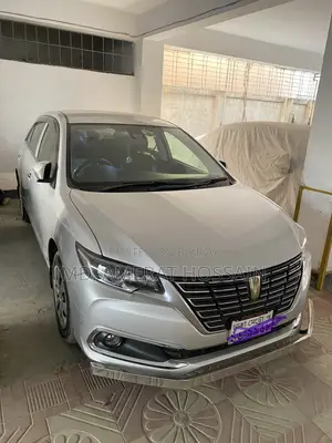 Toyota Premio 2018 Silver