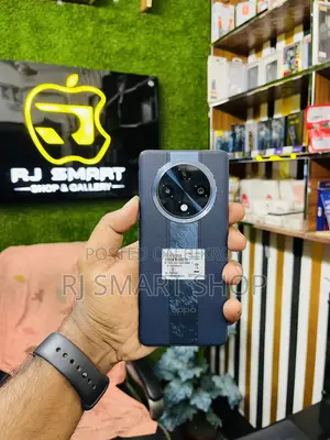 Oppo F27 Pro+ 128 GB Black