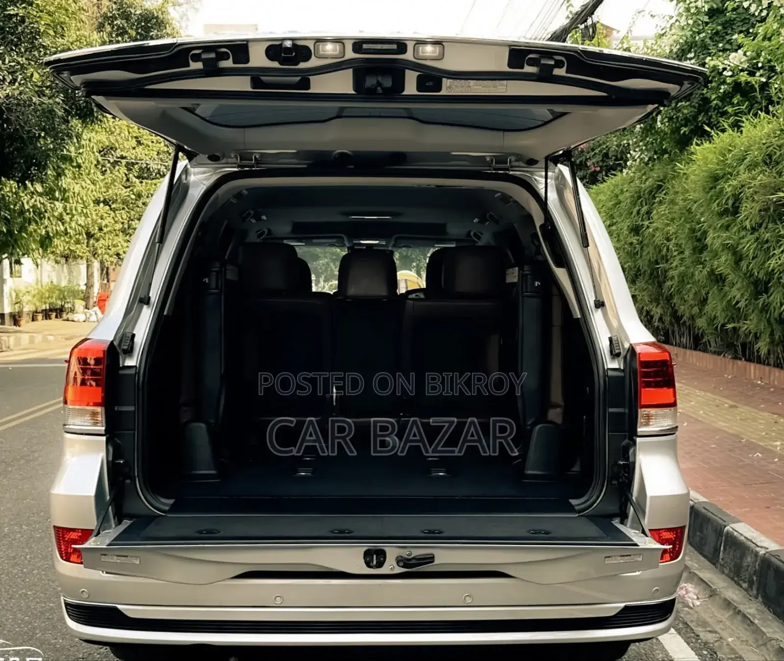 Toyota Land Cruiser 4.5 V8 VXR 2020 Silver