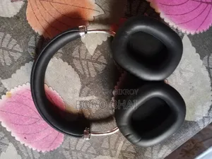 Selling W35 Max Earphone