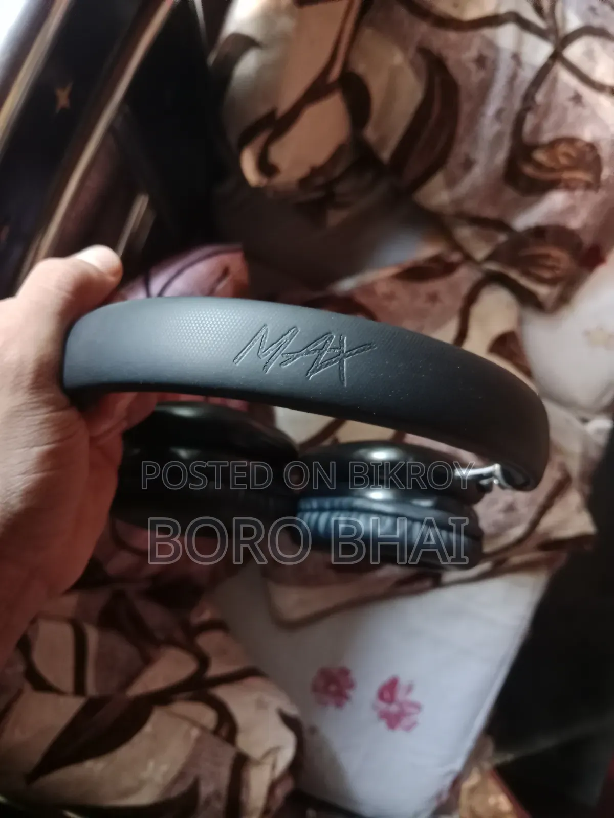 Selling W35 Max Earphone