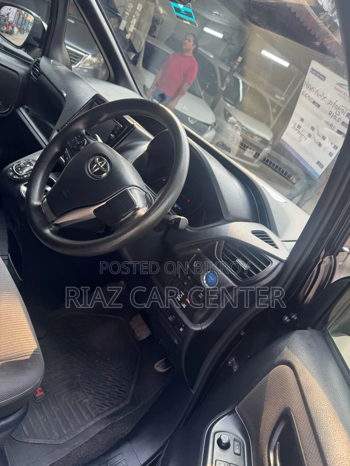 Toyota Noah 1.8 FWD Hybrid (7 Seater) 2018 Black