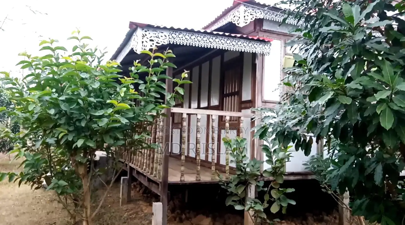 ৯০ শতাংশ বাগানবাড়ি ৫০০ দেশি বিদেশি ফল গাছসহ