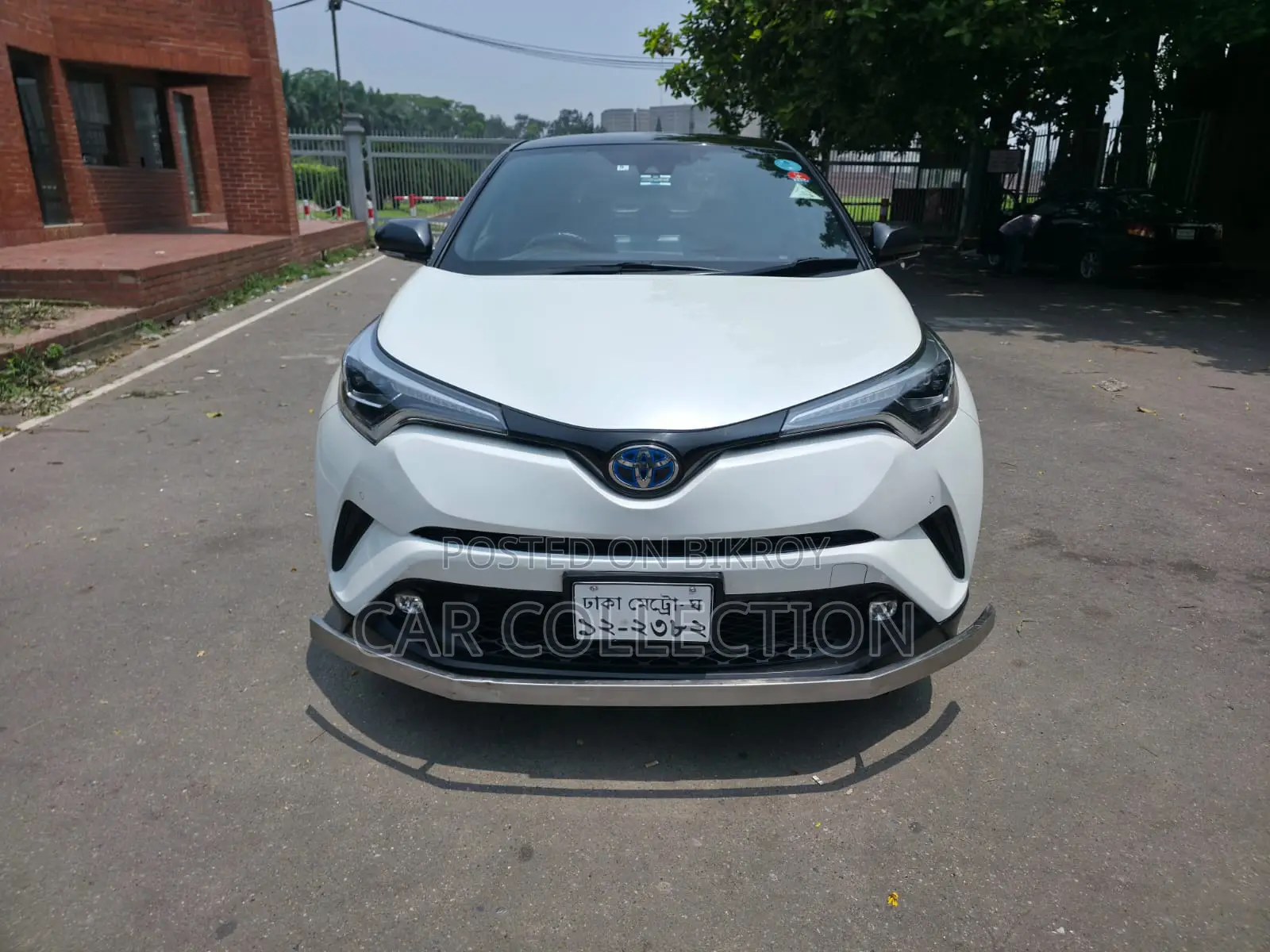 Toyota C-Hr XLE Premium FWD (2.0L 4cyl 2AM) 2018 Pearl