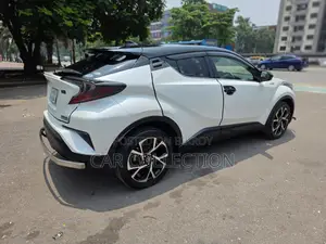 Toyota C-Hr XLE Premium FWD (2.0L 4cyl 2AM) 2018 Pearl