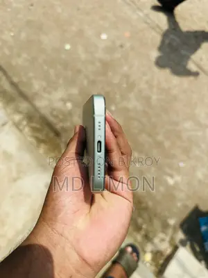 Apple iPhone 15 128 GB Green