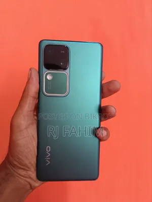 New Vivo V30 5G 256 GB Green