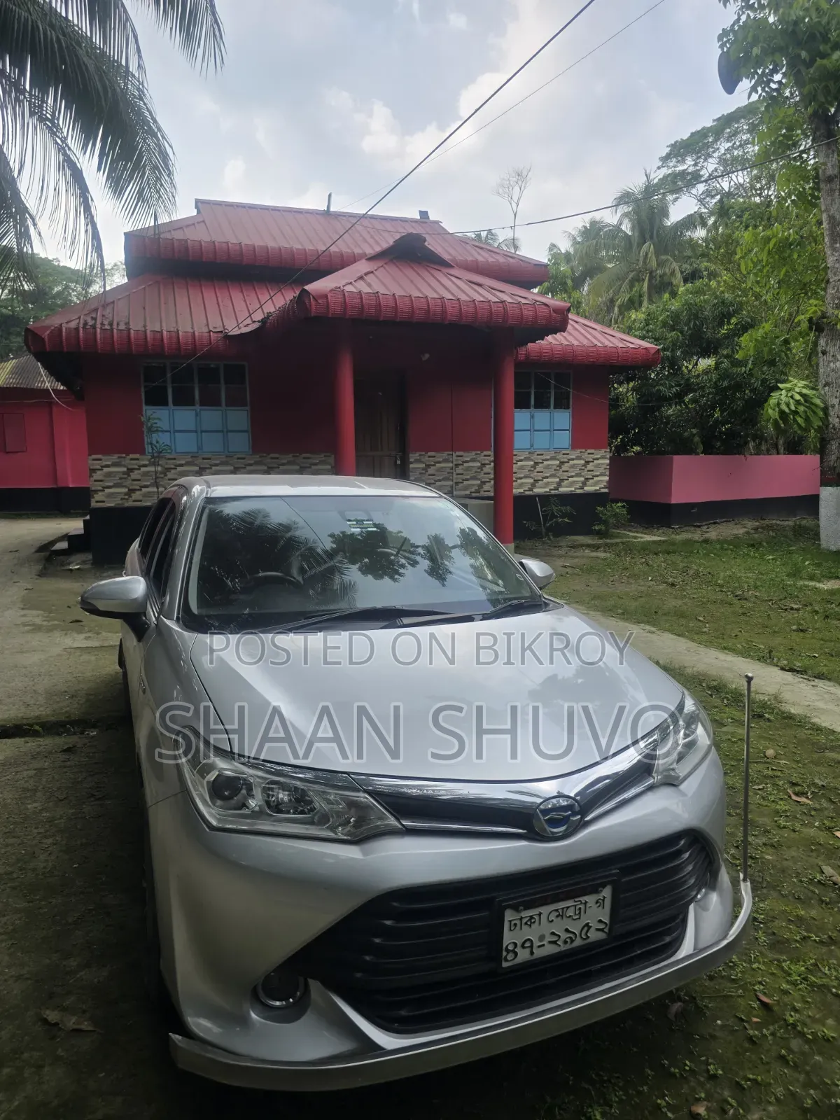 টয়োটা এক্সিও ২০১৬ সিলভার