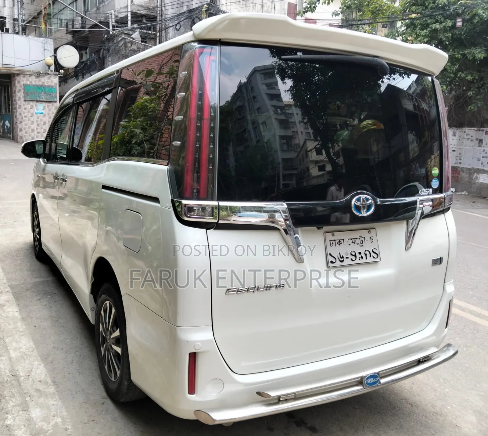 Toyota Esquire 1.8 FWD Hybrid (7 Seater) 2017 Pearl