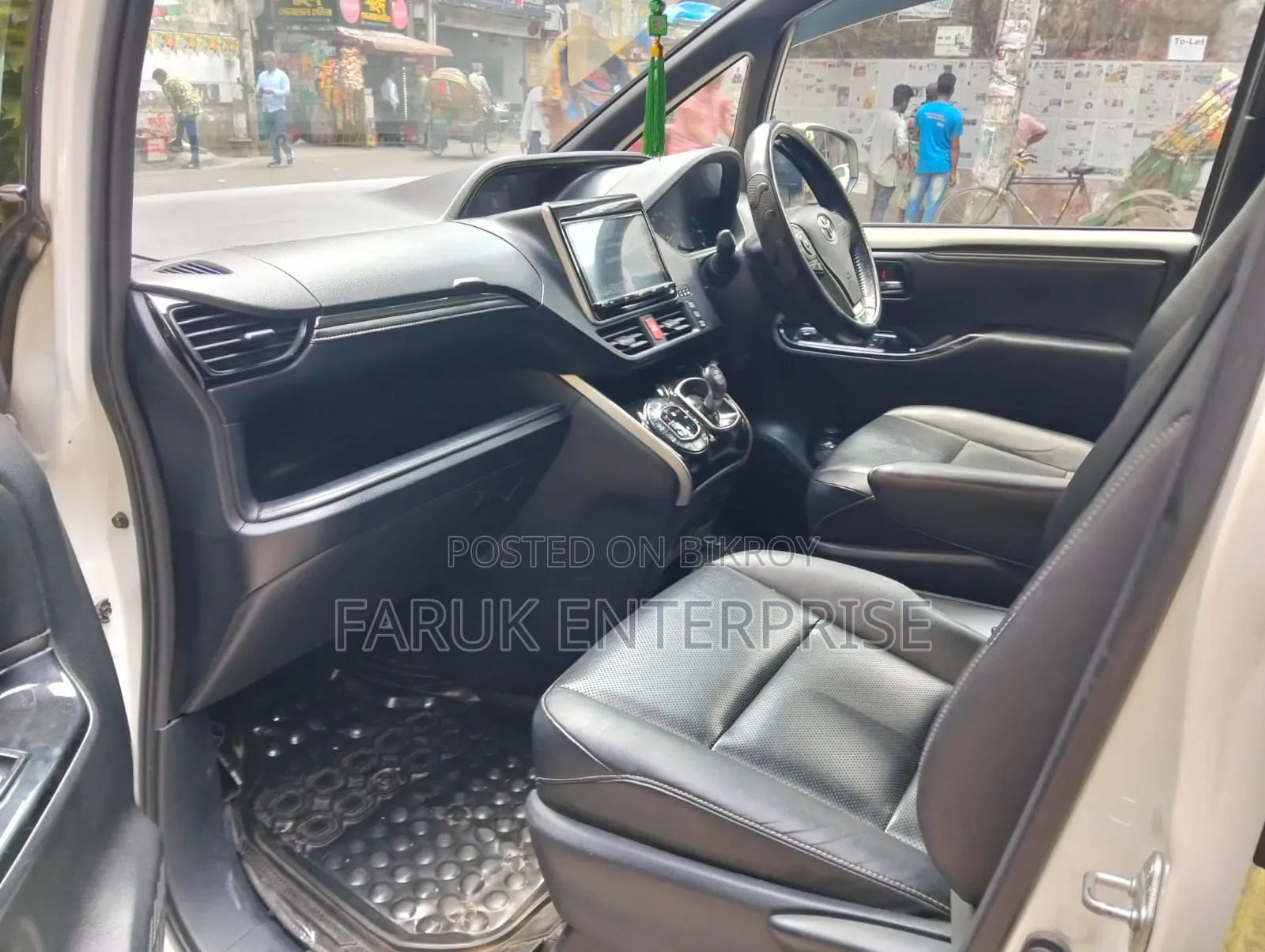 Toyota Esquire 1.8 FWD Hybrid (7 Seater) 2017 Pearl