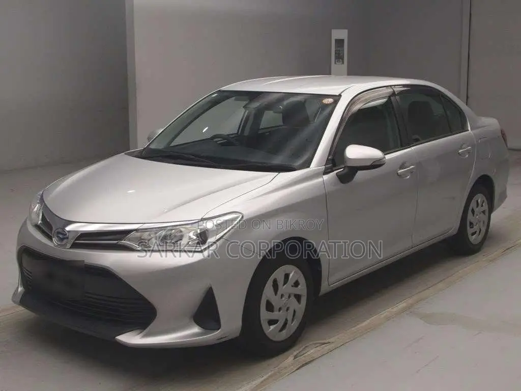 টয়োটা এক্সিও ২০২১ সিলভার