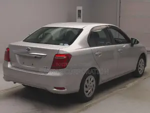 টয়োটা এক্সিও ২০২১ সিলভার