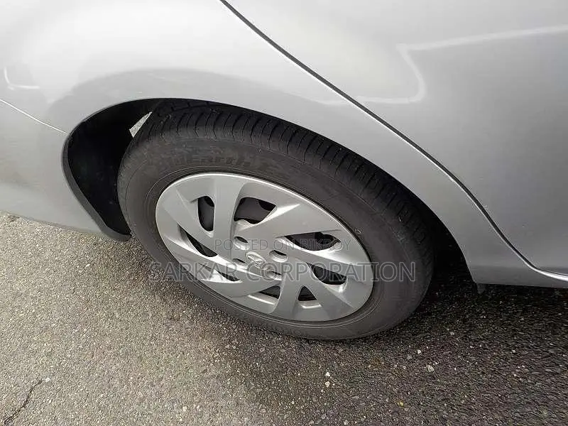 টয়োটা এক্সিও ২০২১ সিলভার