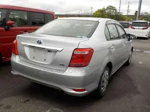 টয়োটা এক্সিও ২০২১ সিলভার