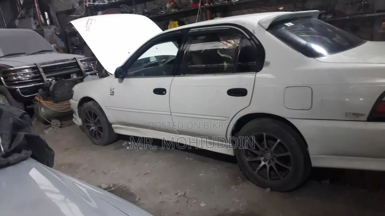 Toyota Corolla 1994 White