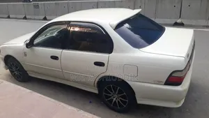 Toyota Corolla 1994 White