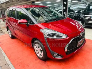 Toyota Sienta ২০২০ রেড