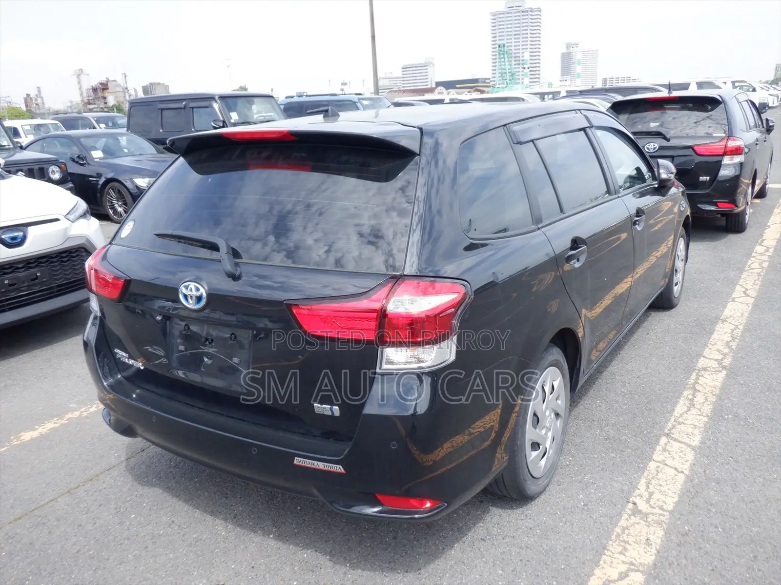 Toyota Corolla Fielder 1.5 Hybrid FWD 2021 Black