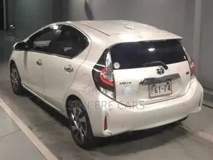 Toyota Aqua 2021 Pearl