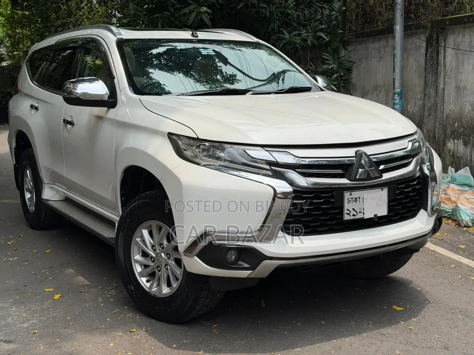 Mitsubishi Pajero 2016 White