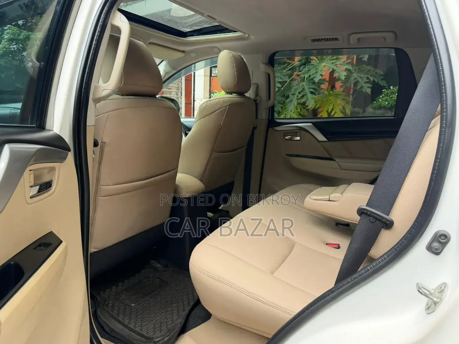 Mitsubishi Pajero 2016 White
