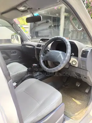 Toyota Land Cruiser Prado 2.7 5dr 2004 White