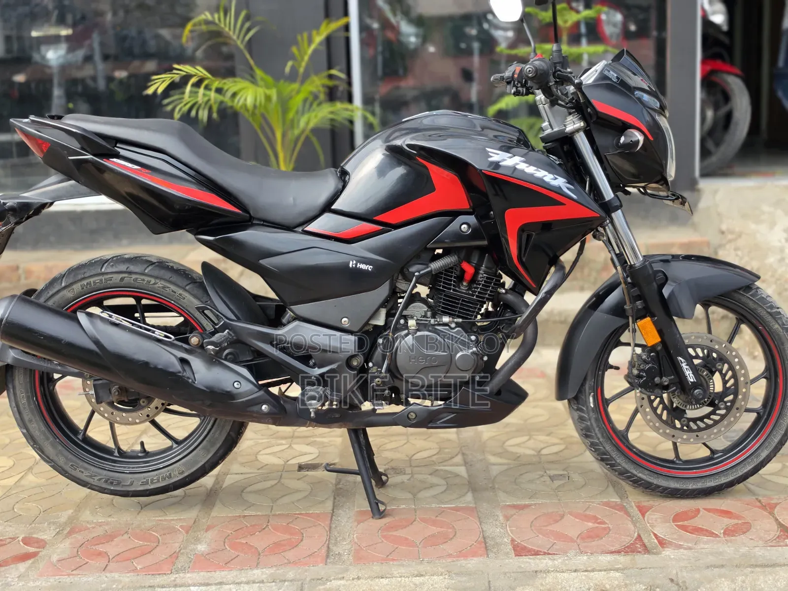 Hero Hunk 2022 Black
